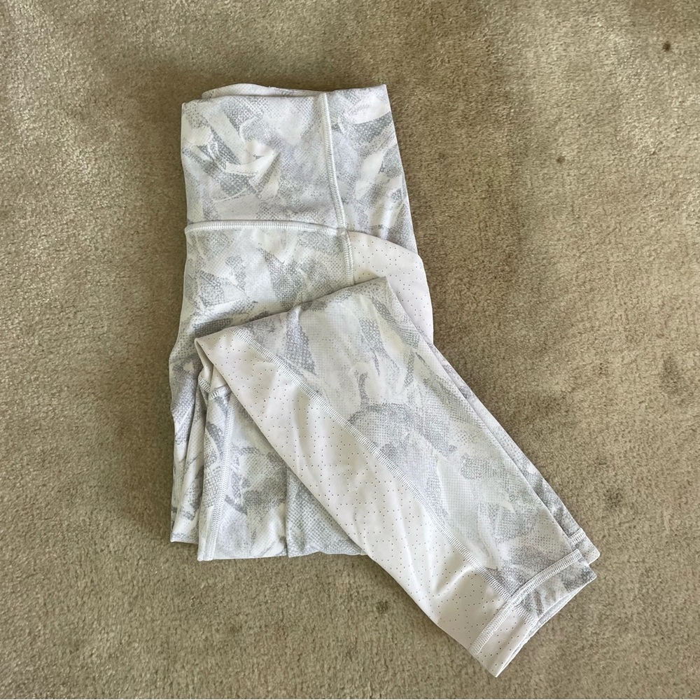 Lululemon Grey and White Leggings